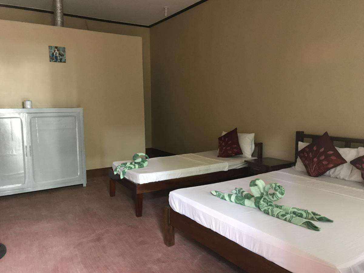 Adventure Camp Beach Resort Sablayan エクステリア 写真